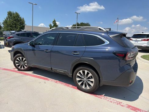 Used 2025 Subaru Outback Touring AWD/4WD image 4