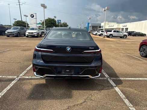 Used 2023 BMW 740i RWD image 6