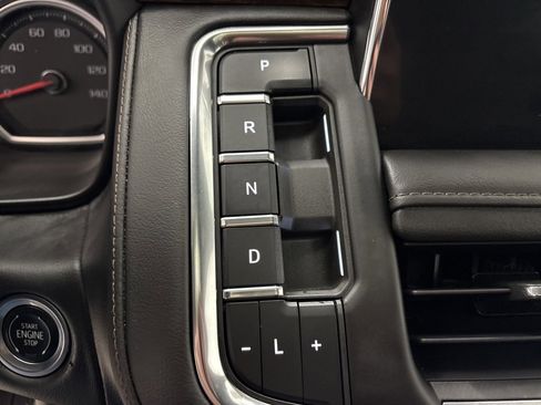 Used 2021 Chevrolet Suburban High Country image 23