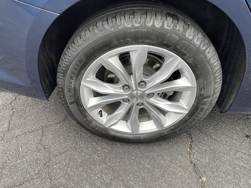 Used 2019 Chevrolet Malibu LT image 18