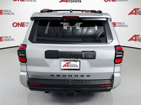 Certified 2025 Toyota 4Runner SR5 AWD/4WD image 7