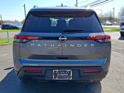Certified 2025 Nissan Pathfinder SV FWD image 6