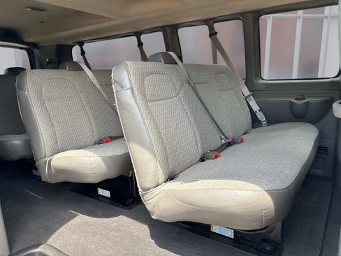 Used 2025 Chevrolet Express 3500 LT w/ LT Preferred Equipment Group RWD image 12