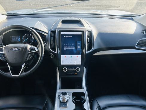 Used 2024 Ford Edge SEL image 17