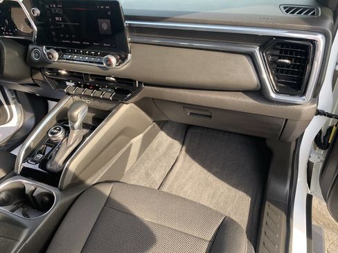 Used 2024 GMC Canyon Elevation w/ Convenience Package image 18