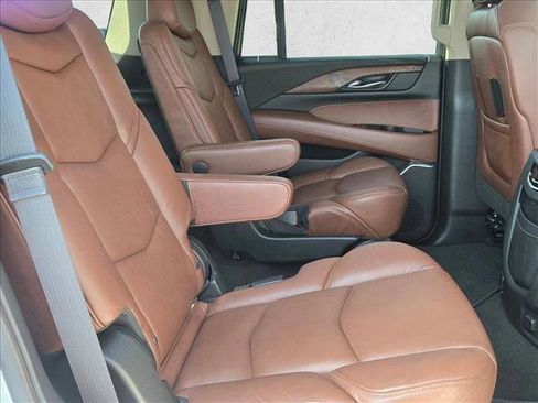 Used 2019 Cadillac Escalade Premium Luxury image 23