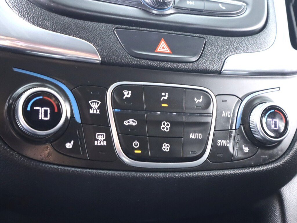 Used 2018 Chevrolet Equinox LT FWD image 20