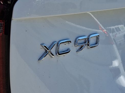 New 2026 Volvo XC90 B6 Plus w/ Protection Package Premier image 17