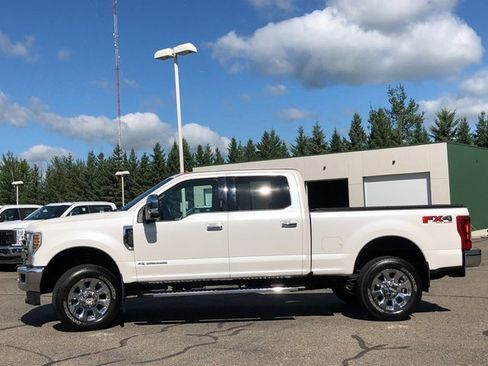 Used 2019 Ford F350 Lariat w/ Chrome Package image 26