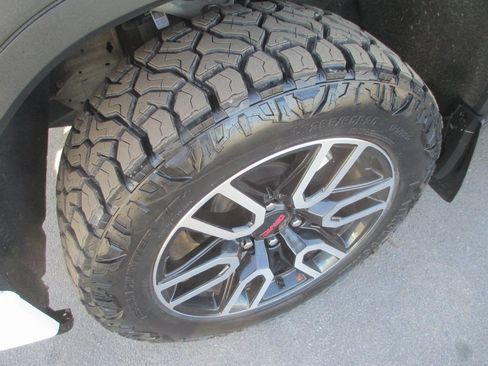 Certified 2021 GMC Sierra 1500 AT4 w/ AT4 Value Package image 13