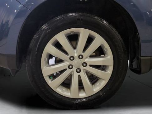 Used 2013 Subaru Forester 2.5X Premium w/ All-Weather Plus Pkg AWD/4WD image 23