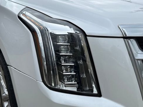 Used 2019 Cadillac Escalade Premium Luxury AWD/4WD image 26