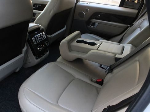 Used 2018 Land Rover Range Rover Supercharged image 17