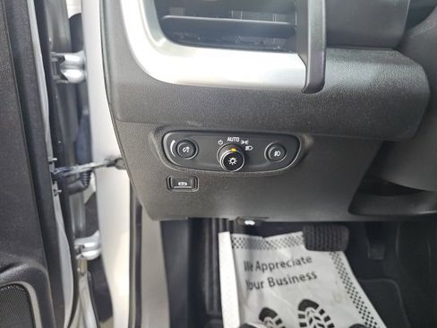 Used 2020 GMC Terrain SLT w/ Preferred Package image 25