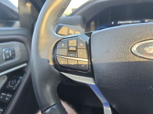 Used 2025 Ford Explorer Platinum w/ LUX Leather Package AWD/4WD image 22