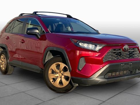Used 2019 Toyota RAV4 LE FWD image 3