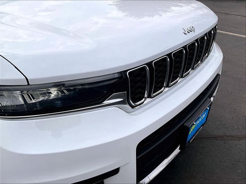 Used 2022 Jeep Grand Cherokee L Limited image 33