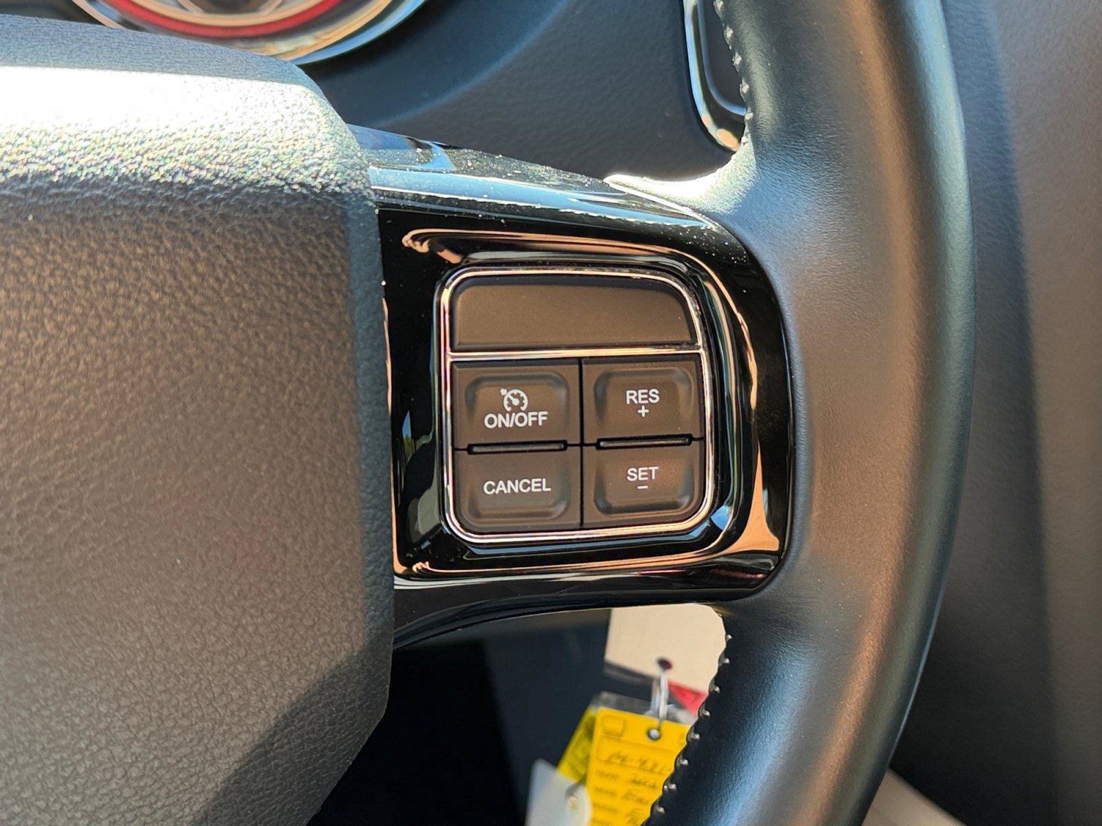 Used 2016 Dodge Grand Caravan SE FWD image 21