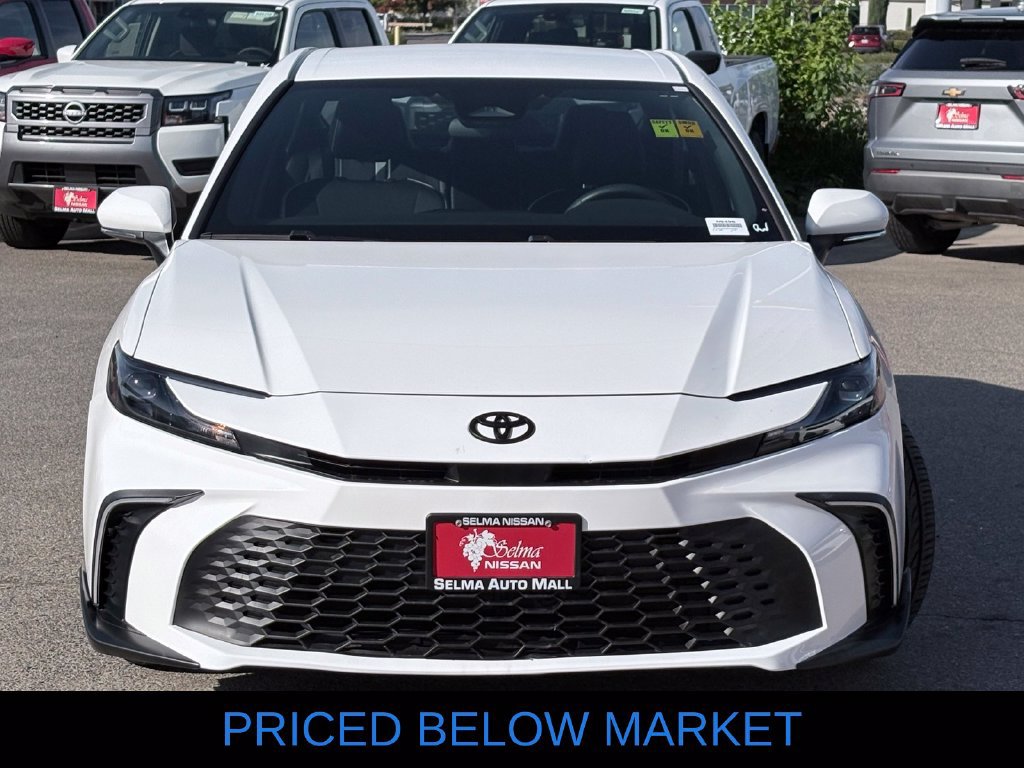 Used 2025 Toyota Camry SE FWD image 3