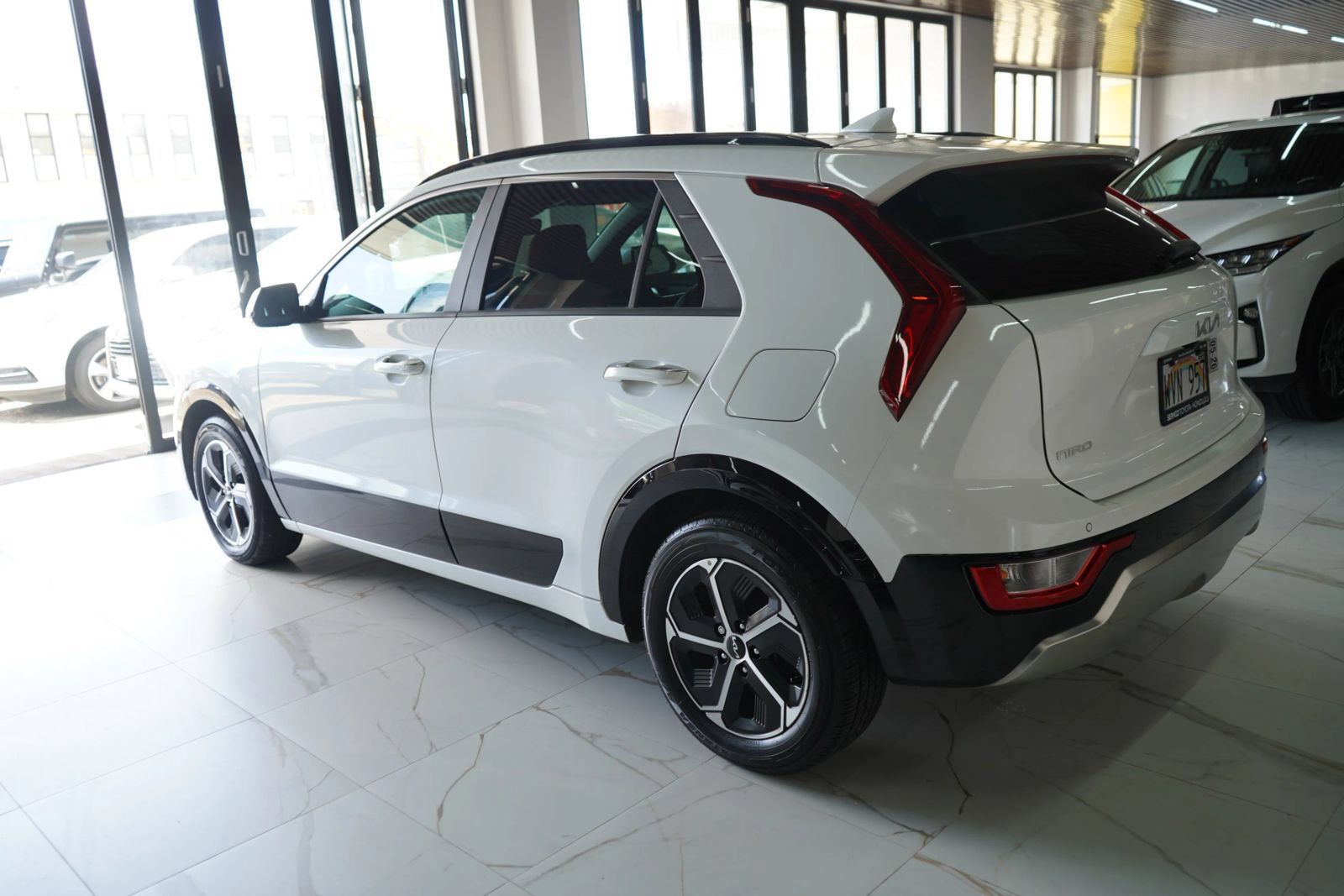Used 2023 Kia Niro FWD image 19
