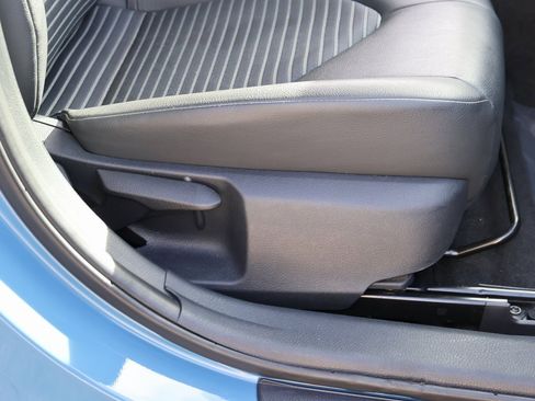 Used 2024 Toyota Camry SE image 10