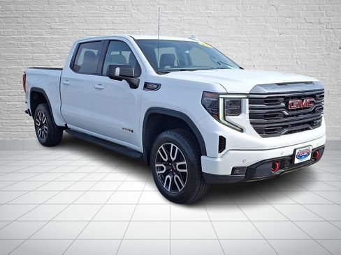 Used 2022 GMC Sierra 1500 AT4 w/ Technology Package AWD/4WD image 3