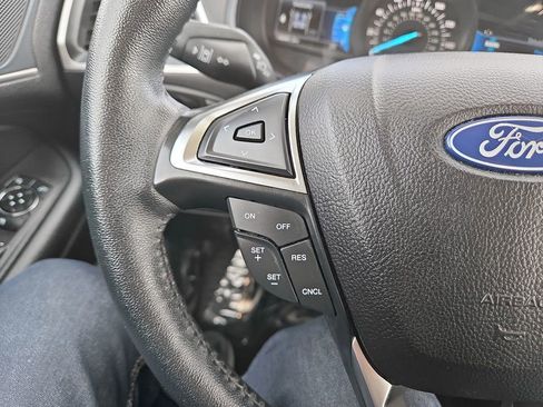 Used 2023 Ford Edge SEL image 18