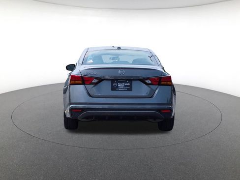 Used 2025 Nissan Altima 2.5 SV FWD image 6