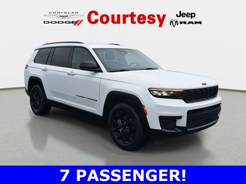 Certified 2024 Jeep Grand Cherokee L Laredo image 1