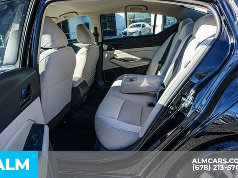 Used 2024 Nissan Altima 2.5 SV FWD image 21