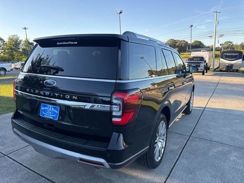 Used 2023 Ford Expedition Limited image 7