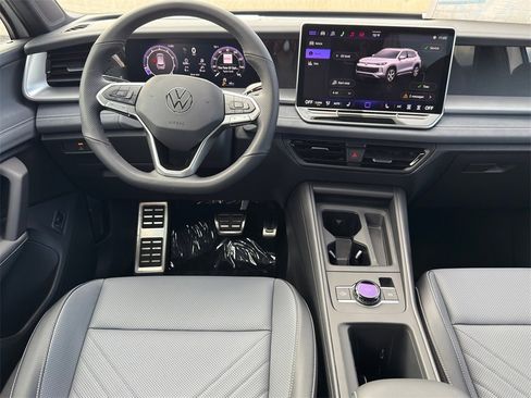 New 2026 Volkswagen Tiguan SE R-Line image 24