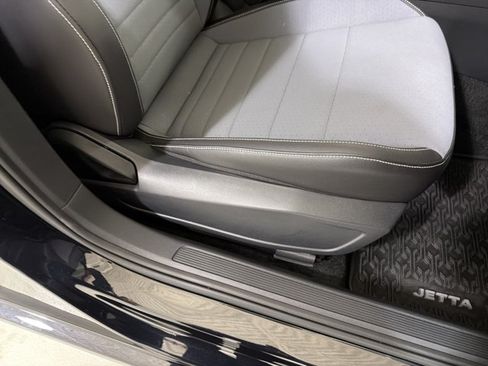 Certified 2026 Volkswagen Jetta SE FWD image 37