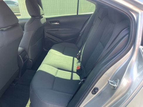 Used 2020 Toyota Corolla LE FWD image 6