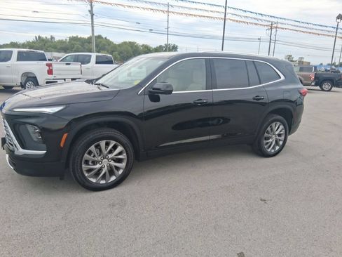 Used 2026 Buick Enclave Preferred w/ LPO, Floor Liner Package AWD/4WD image 12