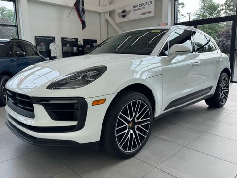 Used 2026 Porsche Macan S AWD/4WD image 2