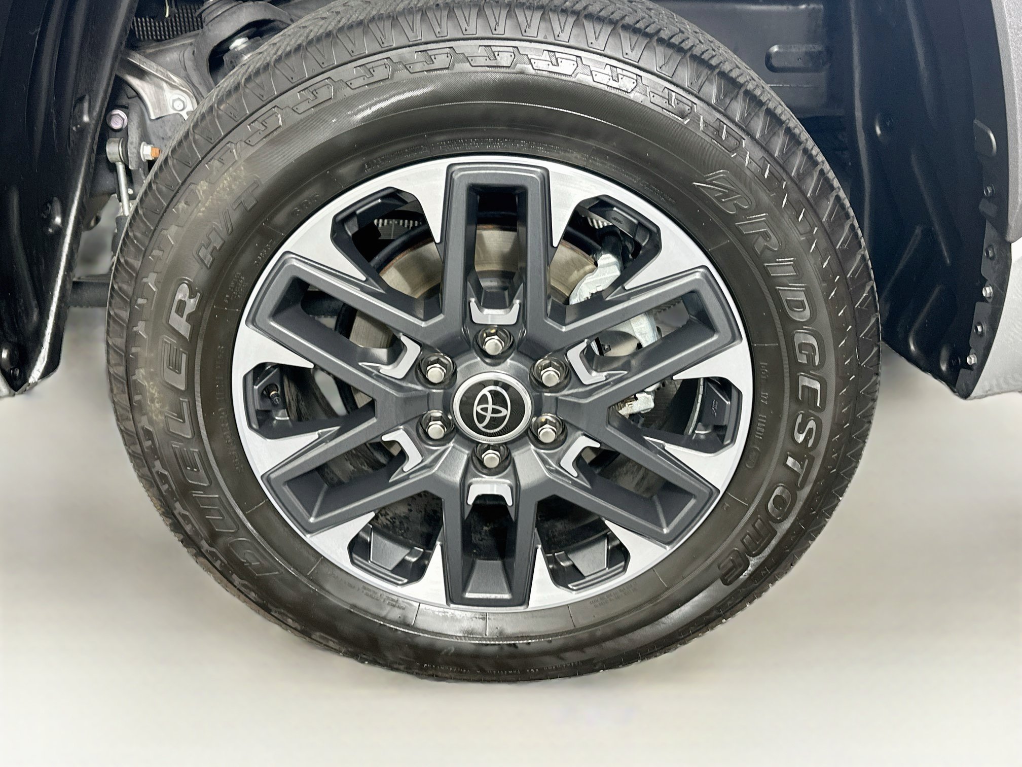 Used 2024 Toyota Tundra Limited AWD/4WD image 11