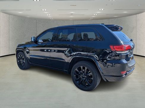 Used 2021 Jeep Grand Cherokee Laredo X image 5