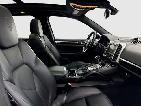 Used 2016 Porsche Cayenne AWD/4WD image 41