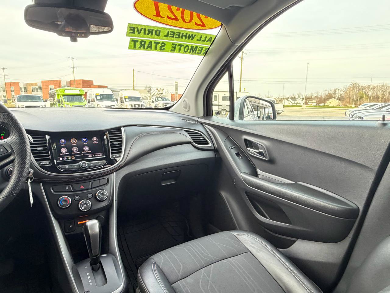 Used 2021 Chevrolet Trax LT AWD/4WD image 17