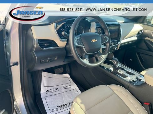 Used 2022 Chevrolet Traverse Premier FWD image 10