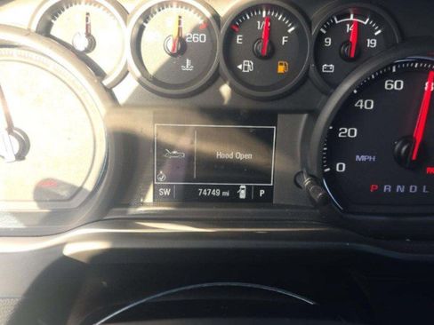 Used 2020 Chevrolet Silverado 1500 Custom w/ Custom Value Package RWD image 10