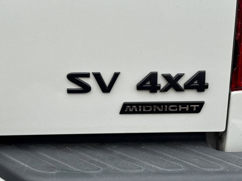 Used 2021 Nissan Frontier SV w/ Midnight Edition Floor Mats image 6