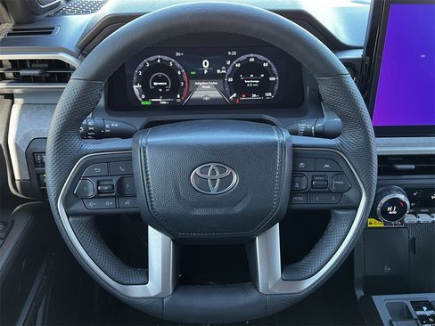 Used 2024 Toyota Tacoma Trailhunter image 11