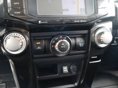 Used 2019 Toyota 4Runner TRD Off-Road Premium AWD/4WD image 20