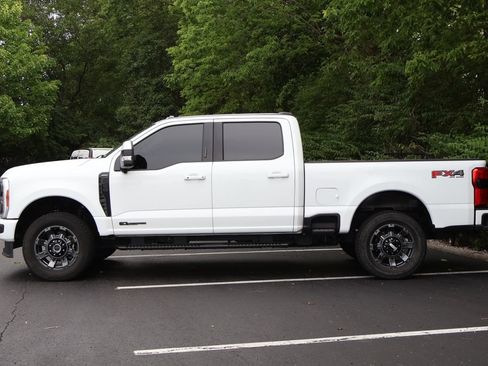 Used 2023 Ford F250 Lariat w/ Sport Appearance Package AWD/4WD image 4
