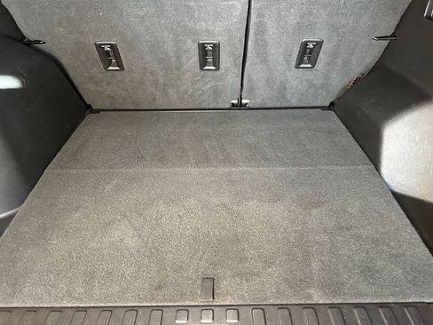 Used 2018 Chevrolet Equinox Premier AWD/4WD image 22