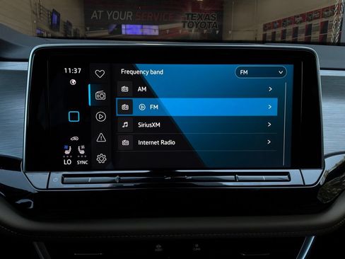 Used 2026 Volkswagen Atlas Cross Sport SE FWD image 36