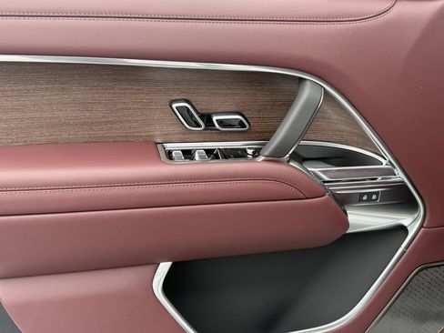 New 2025 Land Rover Range Rover Autobiography image 8