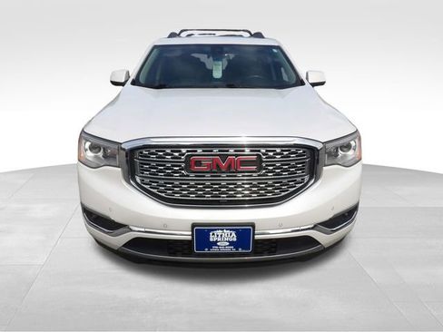 Used 2019 GMC Acadia Denali image 2